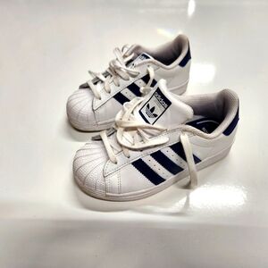 Nike Kids Superstar sneakers